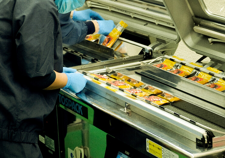 セントラルキッチンでの商品製造イメージ